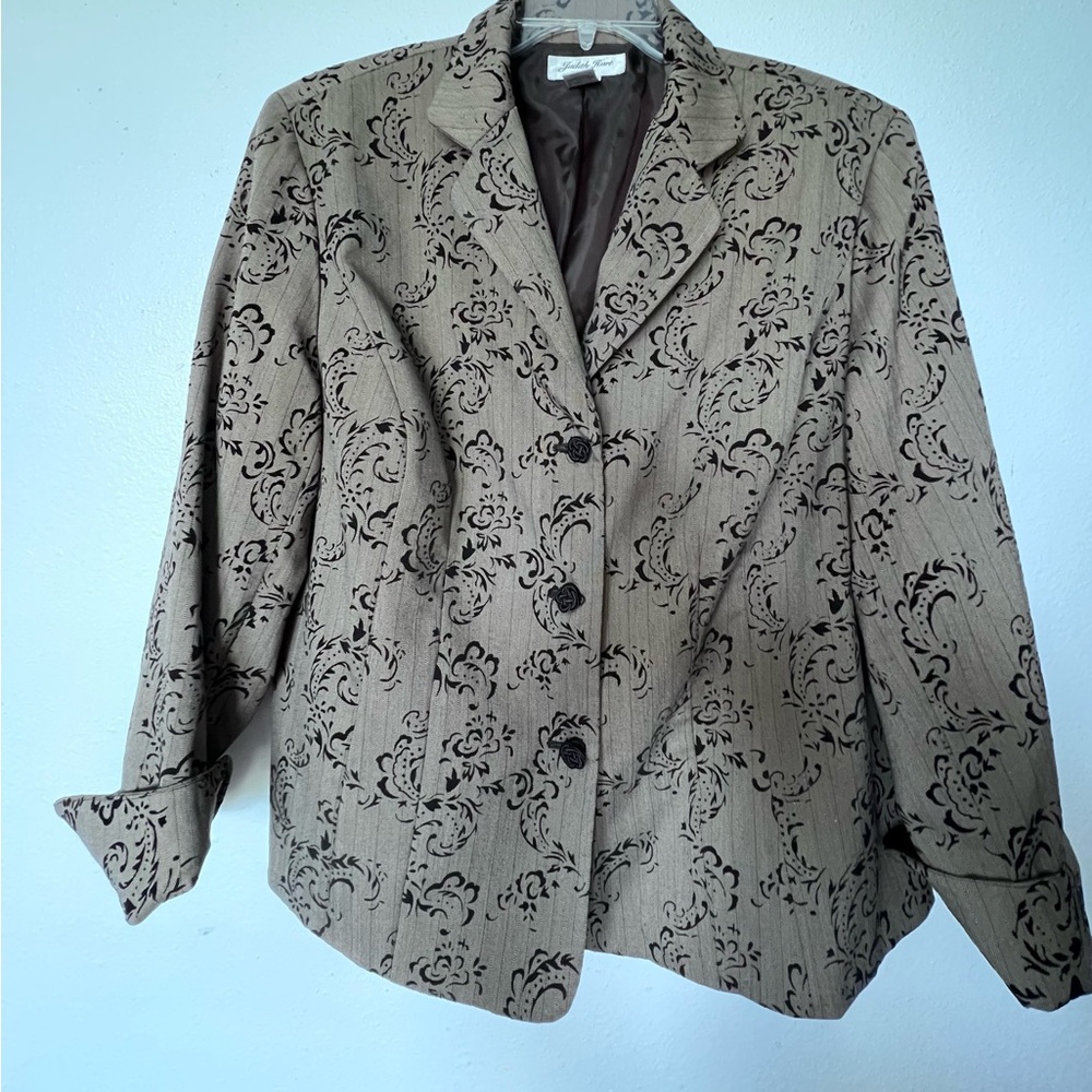 Elegant Patterned Women's Jacket